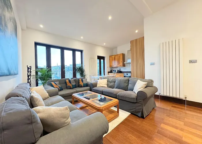 Kensington Premium Three Bed Suites